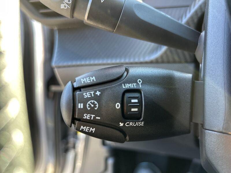 Peugeot 2008 II 2023 1.2 puretech Allure s&s 100cv