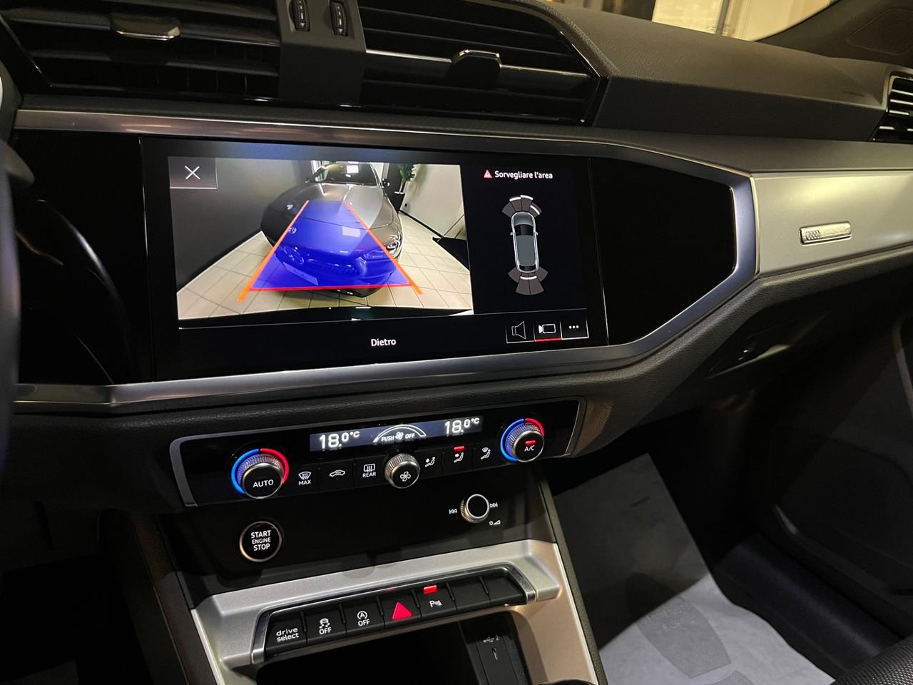 Audi Q3 SPB 35 TDI S-Line TOTAL BLACK!!