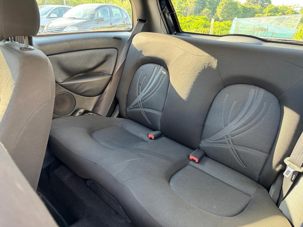 Lancia Ypsilon 1.2 69 CV Unyca