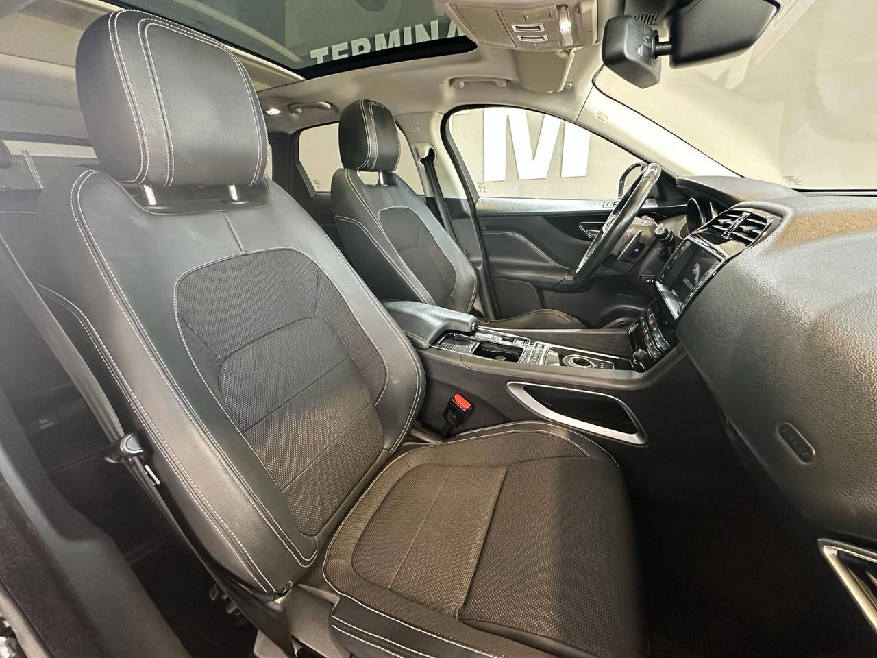 Jaguar F-Pace 2.0 D 180 CV AWD aut. R-Sport