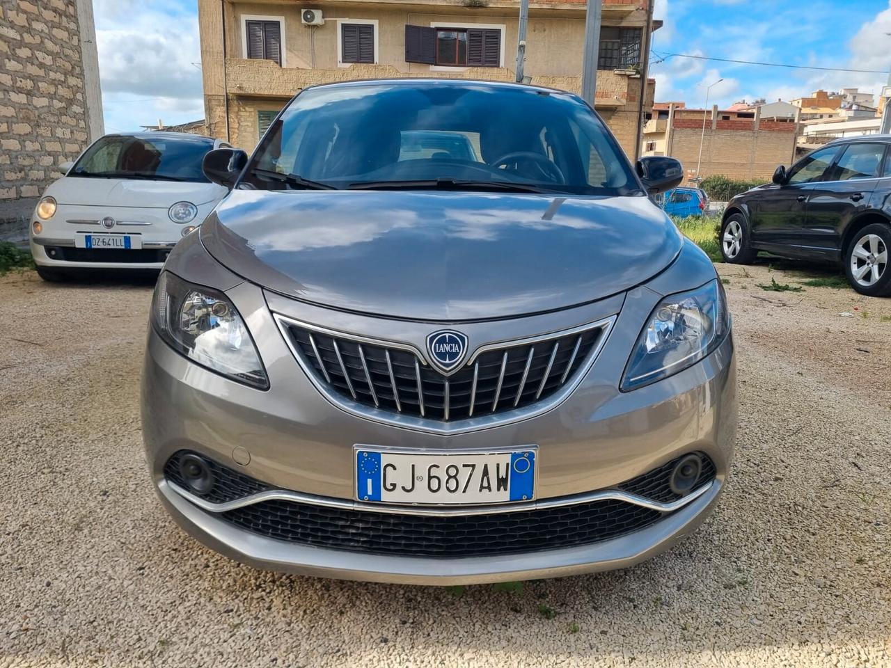 Lancia Ypsilon 1.0 FireFly 5 porte S&S Hybrid Ecochic Silver