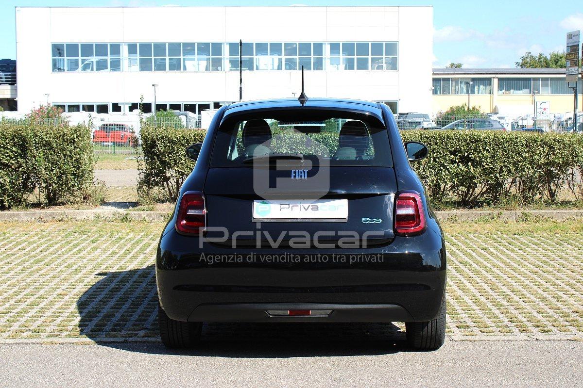 FIAT 500e Berlina 42 kWh Passion