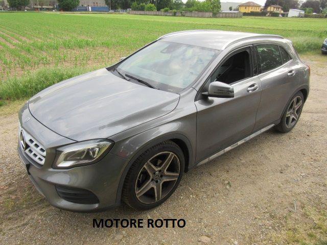 MERCEDES-BENZ GLA 180 Premium