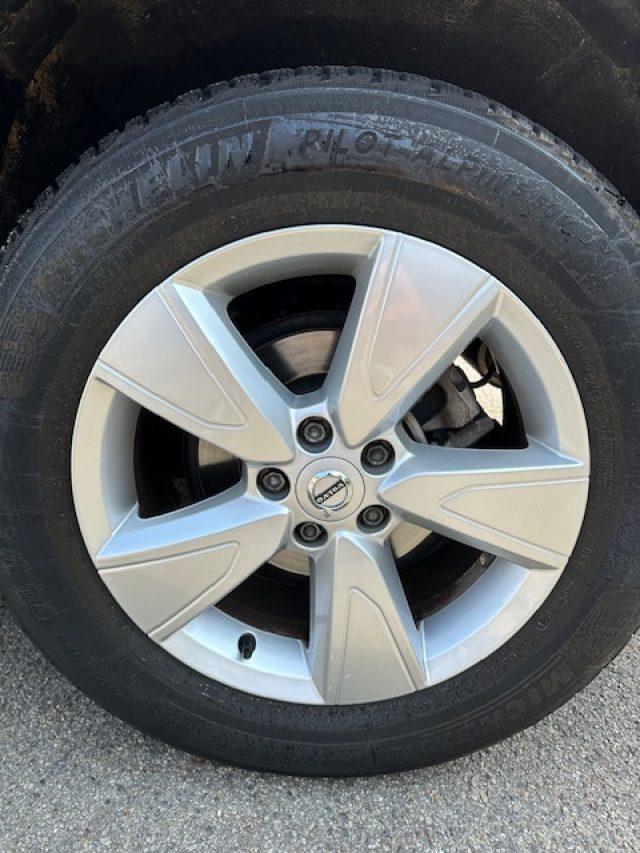 VOLVO XC40 T2 Momentum Core