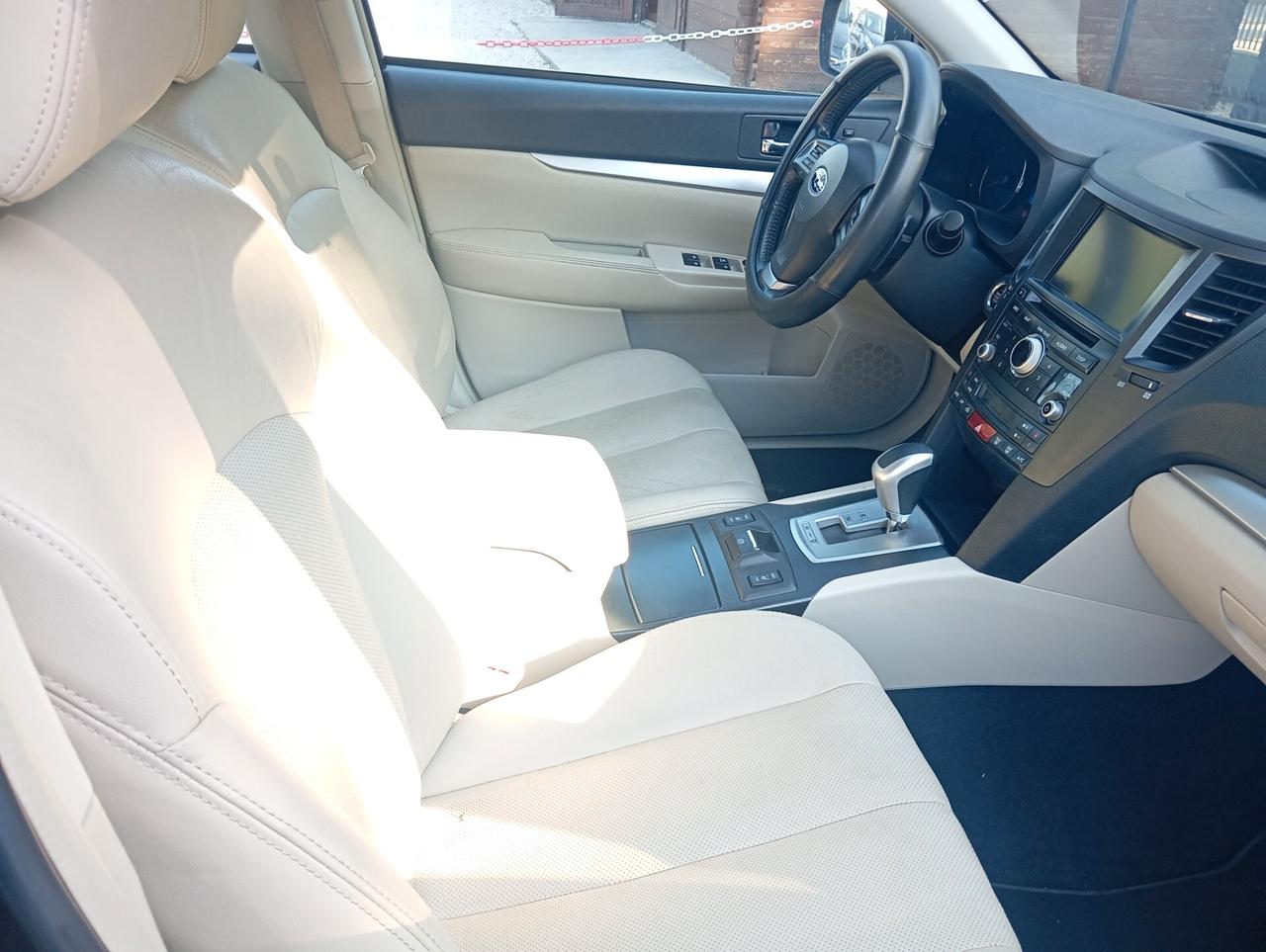 Subaru OUTBACK 2.0D Lineartronic Exclusive