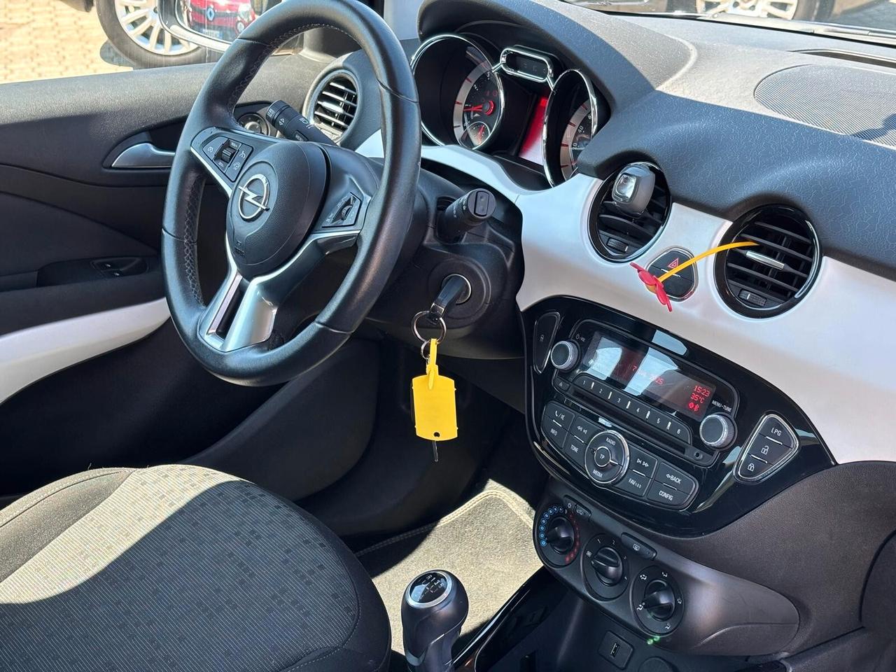 Opel Adam 1.4 87 CV GPL Tech Glam