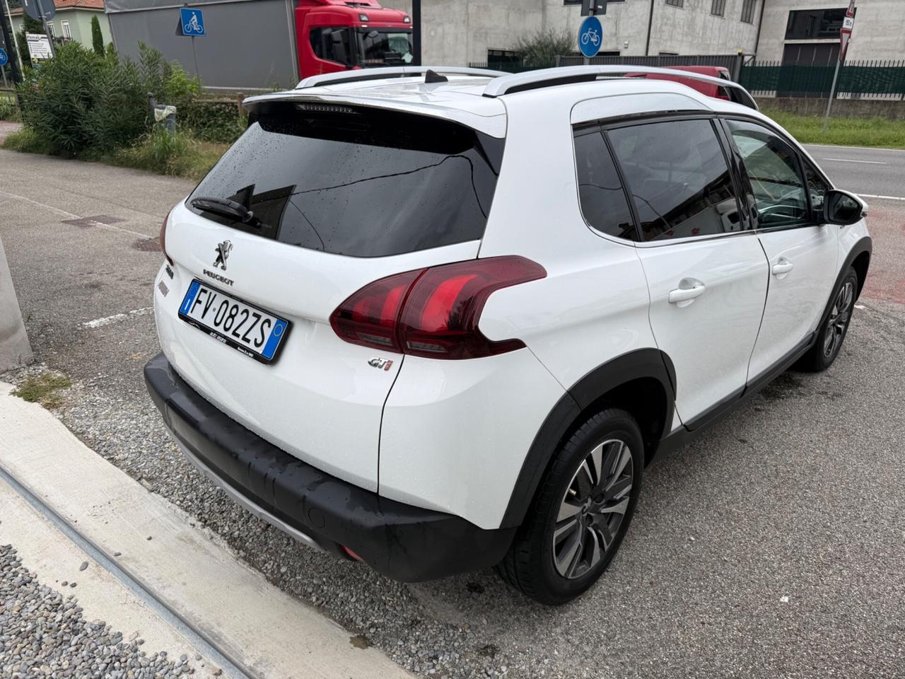 Peugeot 2008 PureTech action gti