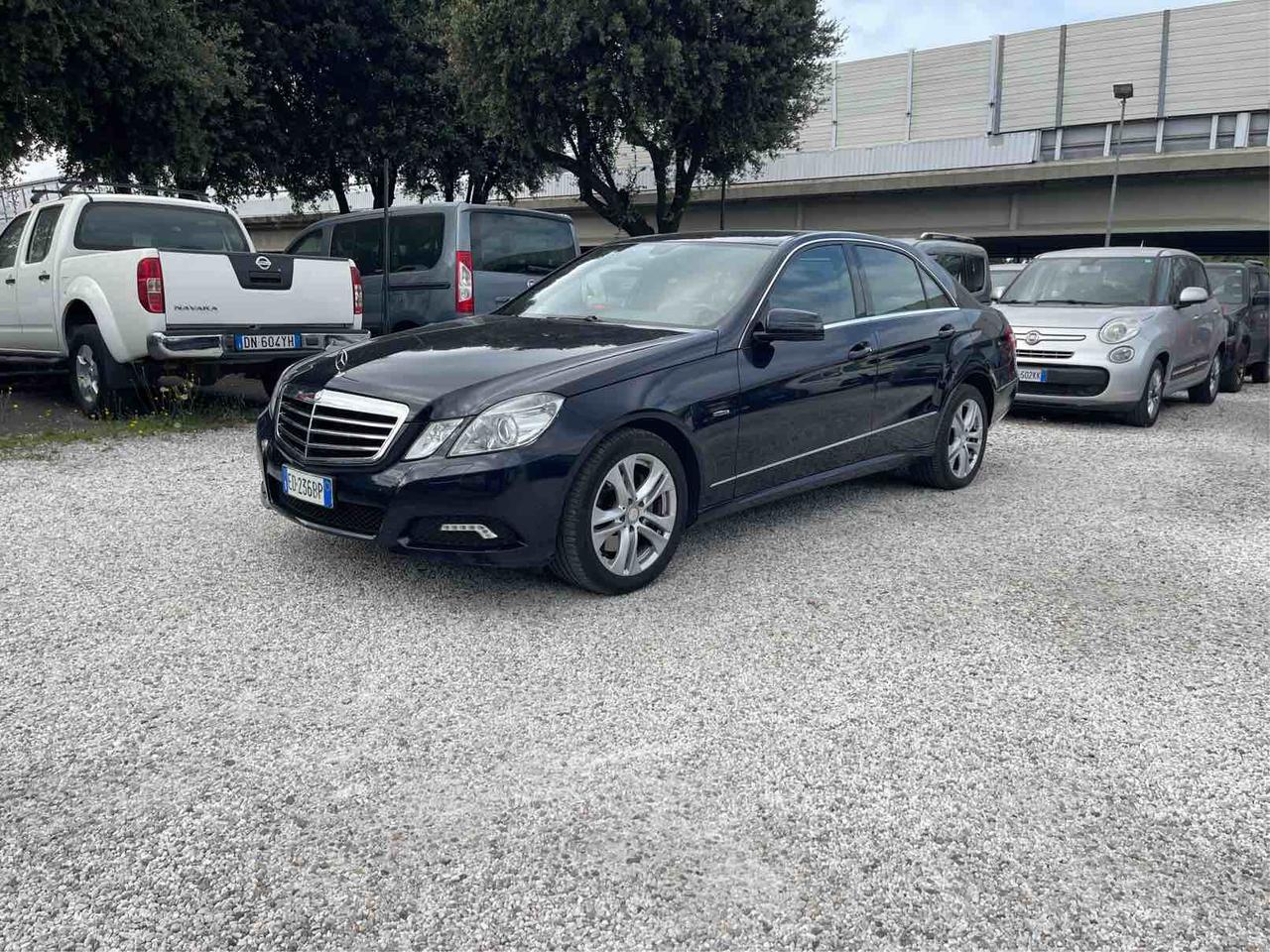 MERCEDES BENZ E 250 - AUTOMATICA - BLUE EFFICIENCY - AVANTGARDE - EX AUTO BLU