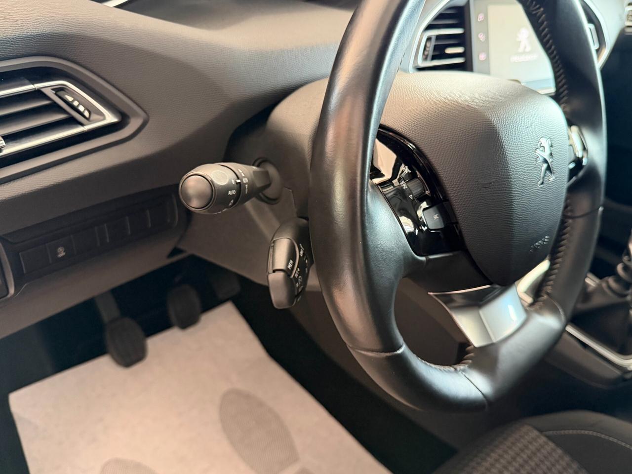 Peugeot 308 1.5 BLUEHDI 130 cv. 5 porte ACTIVE
