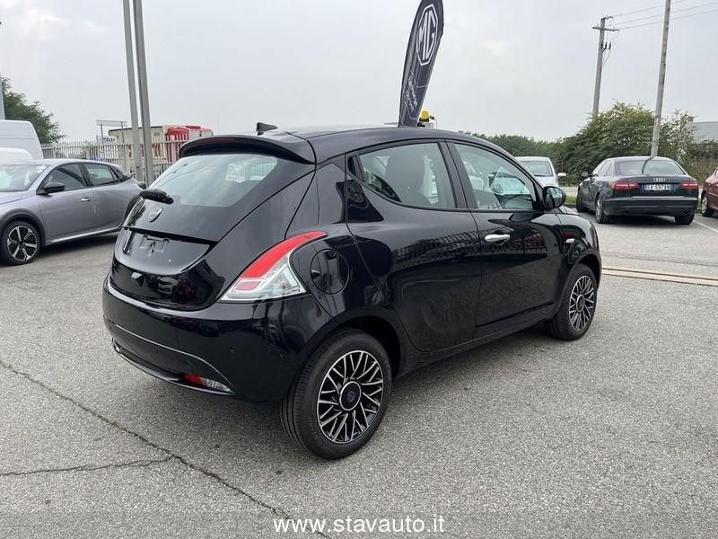 Lancia Ypsilon 1.0 FireFly 5 porte S&S Hybrid Platino + Pack Comfort