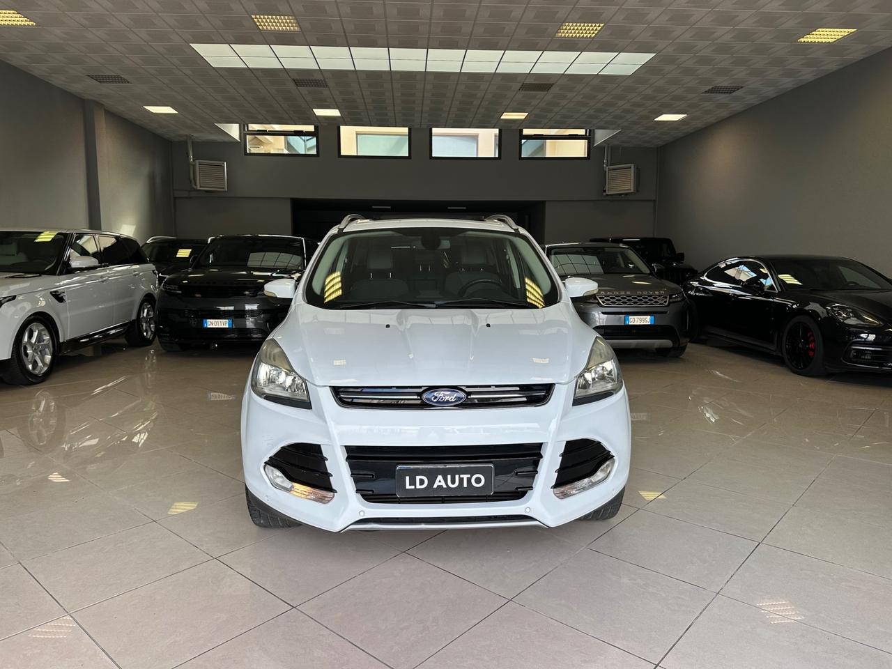 Ford Kuga 2.0 TDCI 140 CV 4WD Powershift Titanium gancio traino