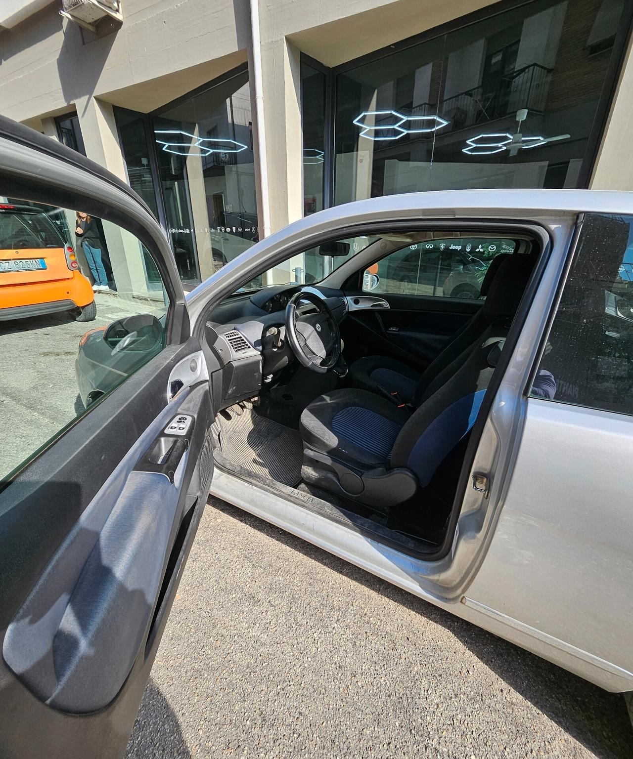 Lancia Ypsilon 1.3 MJT 75 CV anche Neopatentati