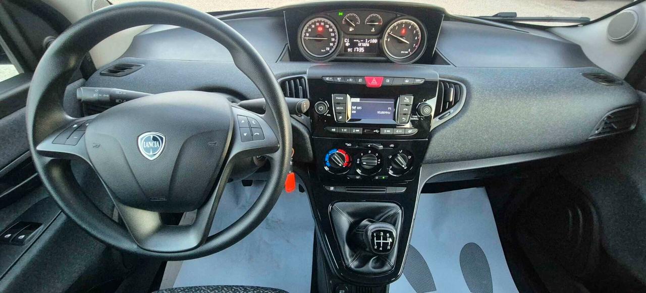 Lancia Ypsilon 1.2 69 CV 5 porte Elefantino Blu km 13732