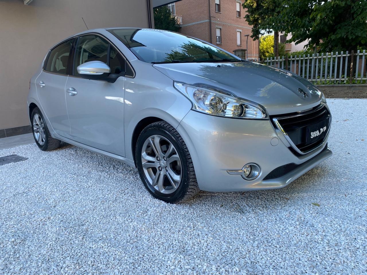 Peugeot 208 PureTech 82 5 porte Allure NEOPATENTATI!!!