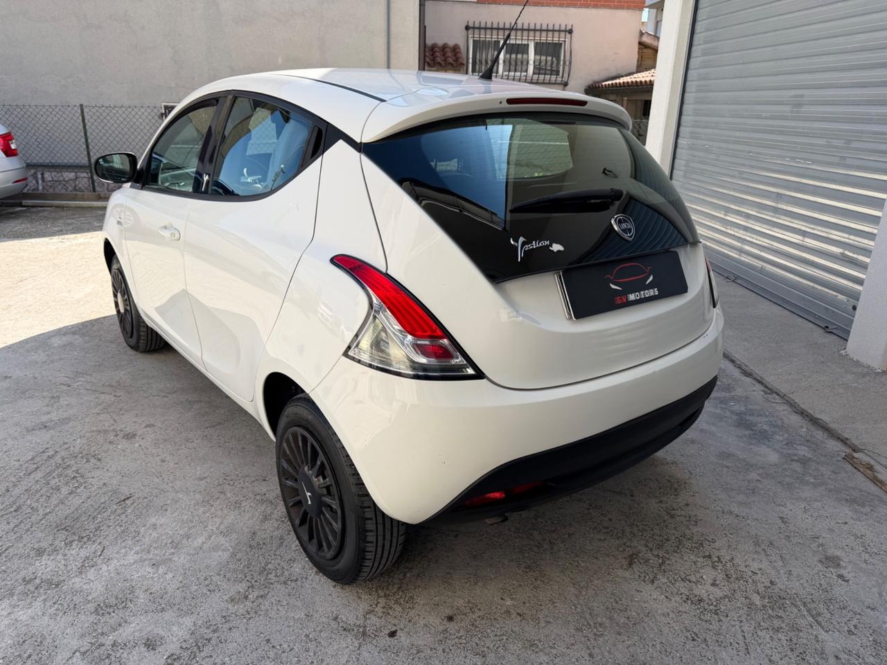 Lancia Ypsilon 0.9 TwinAir 85CV 5 porte Metano Ecochic