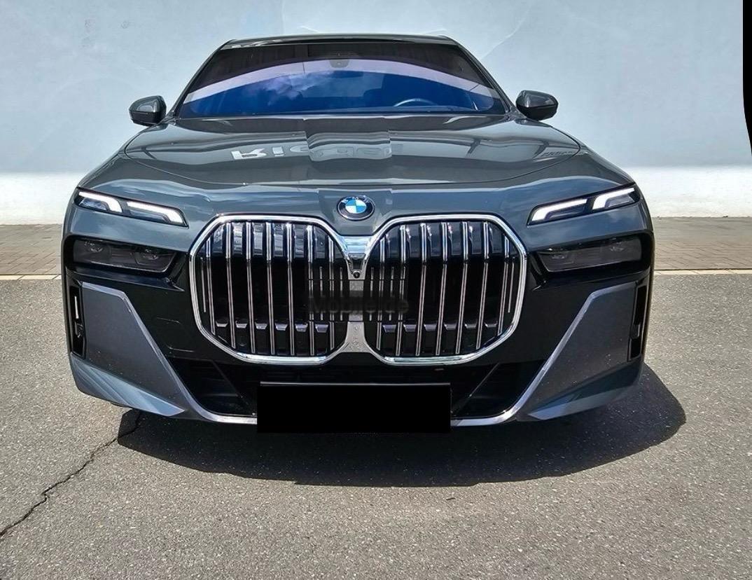 Bmw 740d xDrive Msport Pro - Tetto panoramico