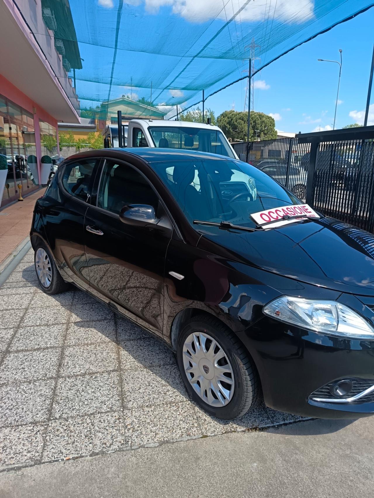 Lancia Ypsilon 1.2 69 CV 5 porte Gold