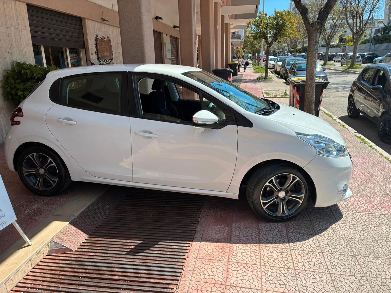Peugeot 208 1.4 HDi 68 CV 5 porte Active
