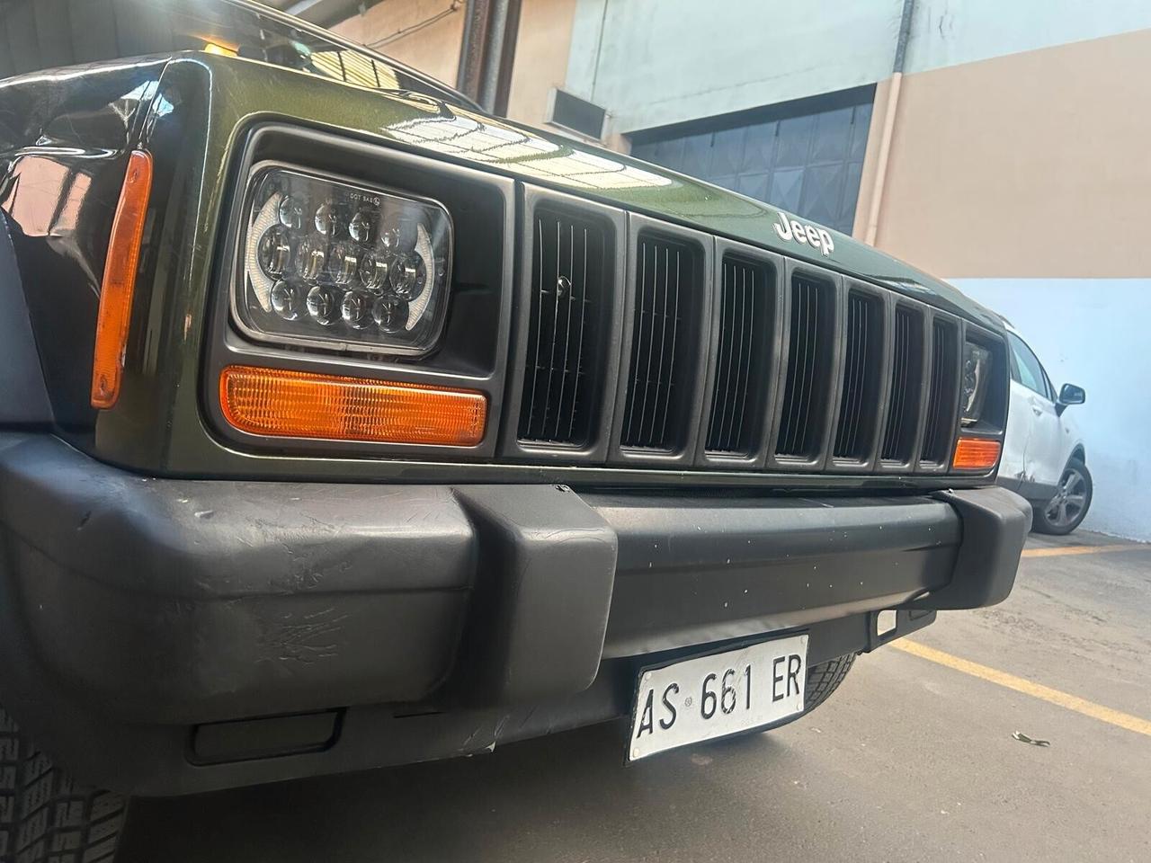 Jeep Cherokee 2.5 TD 3 porte Command-Trac Sport