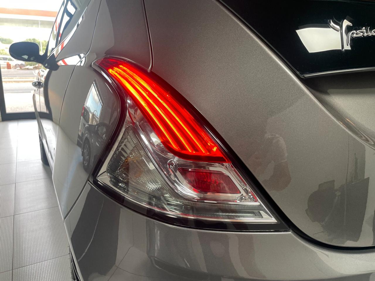 Lancia Ypsilon 1.0 FireFly 5 porte S&S Hybrid Gold