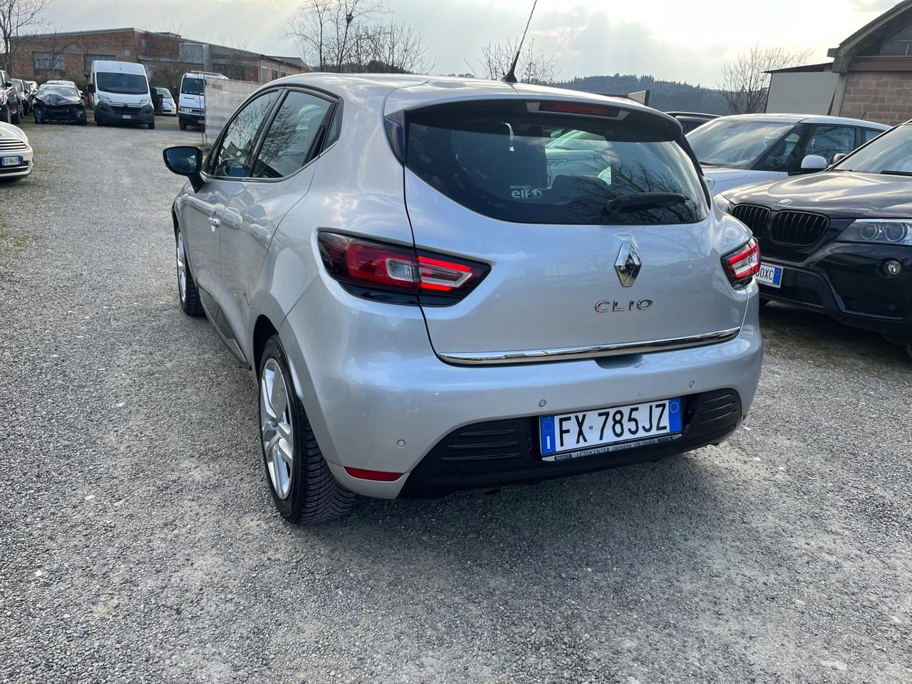 Renault Clio TCe 12V 90 CV 5 porte Moschino Intens