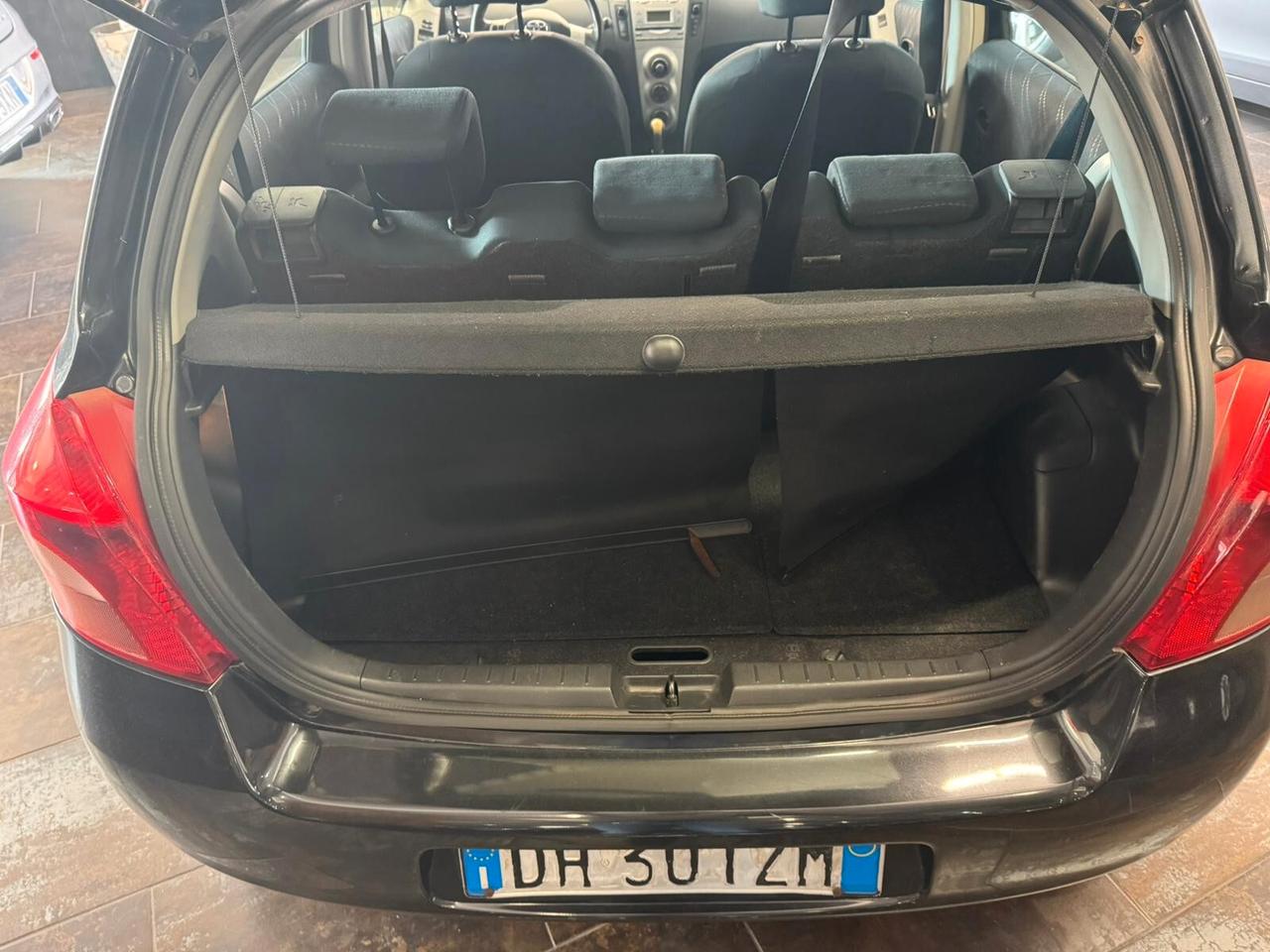 Toyota Yaris 1.0 5 porte Sol