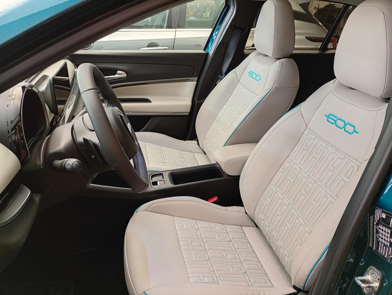 FIAT 600 HYBRID 136CV AUTOMATICA LA PRIMA – 23.000 KM – FULL OPTIONAL