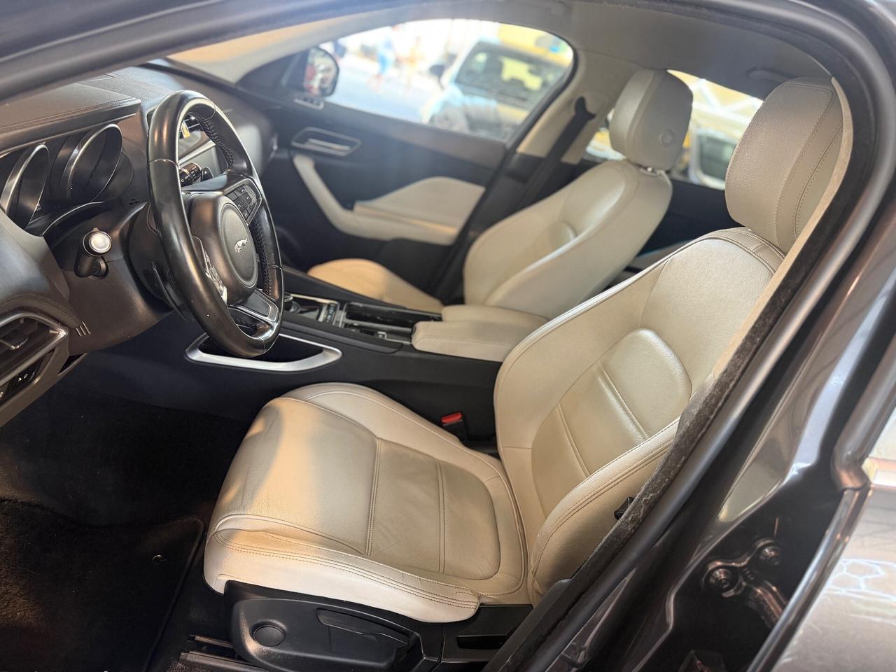 Jaguar F-Pace 2.0 D 180 CV AWD aut. Pure