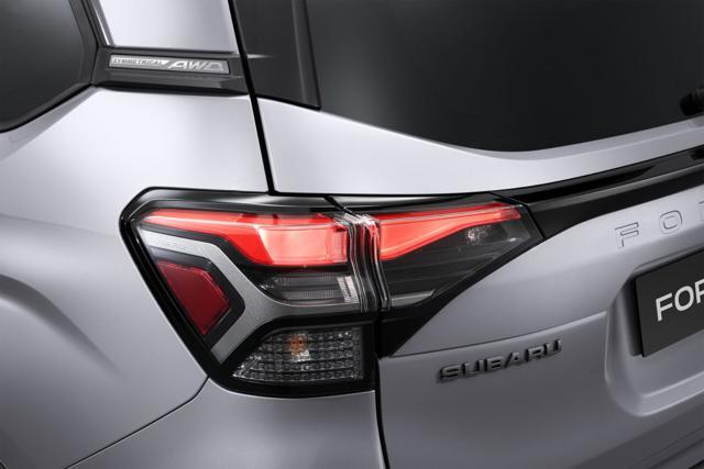 SUBARU Forester PREMIUM e-BOXER 2.0 CVT AUTOMATICA