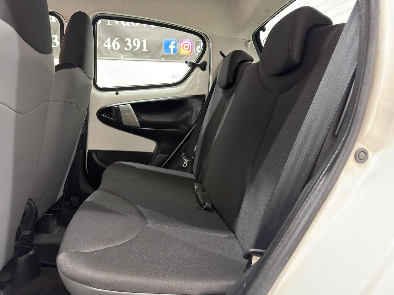 Toyota Aygo 1.0 12V VVT-i 5 porte Cool Soda Connect
