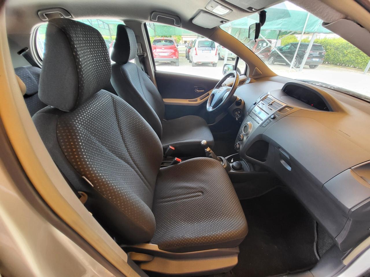 Toyota Yaris 1.0 5 porte