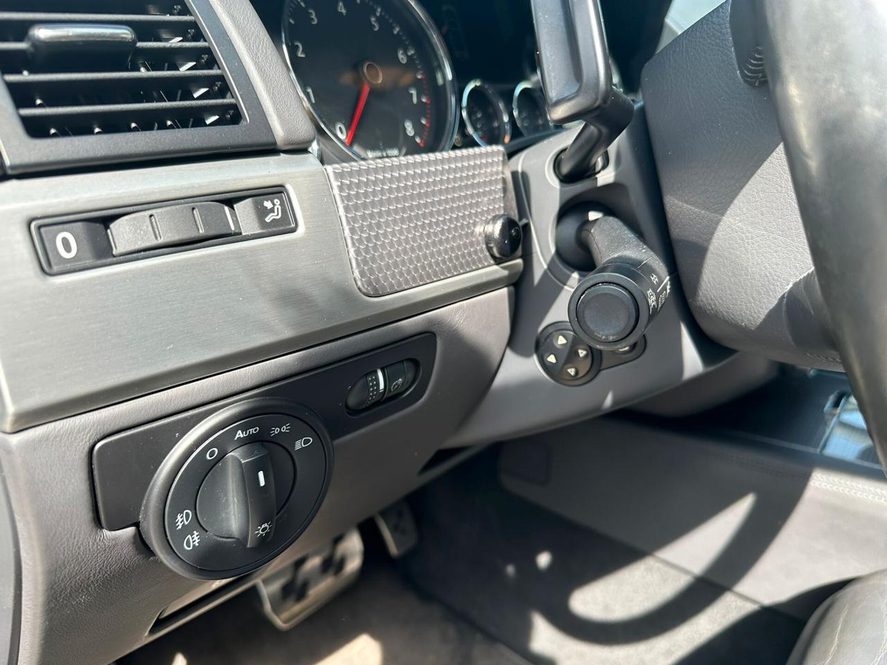 Volkswagen Touareg 6.0 W12 450cv UNIPRO