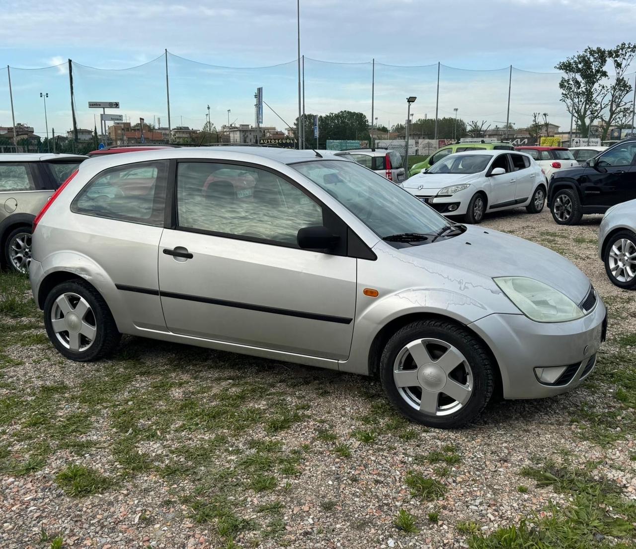 Ford Fiesta 1.2 16V 3p. Ghia Neopatentati
