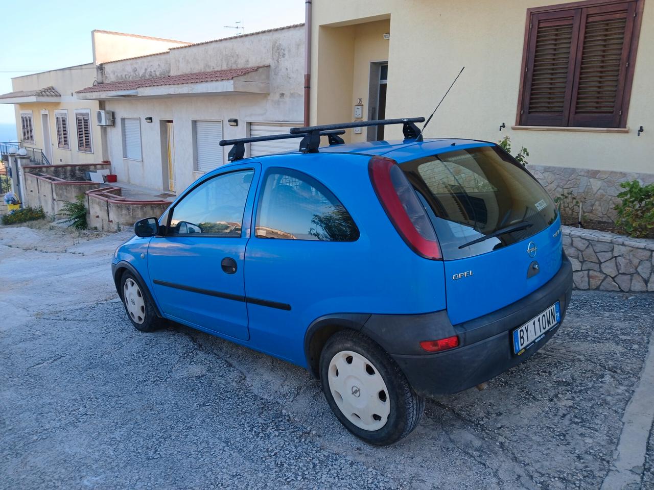 Opel Corsa Autocarro