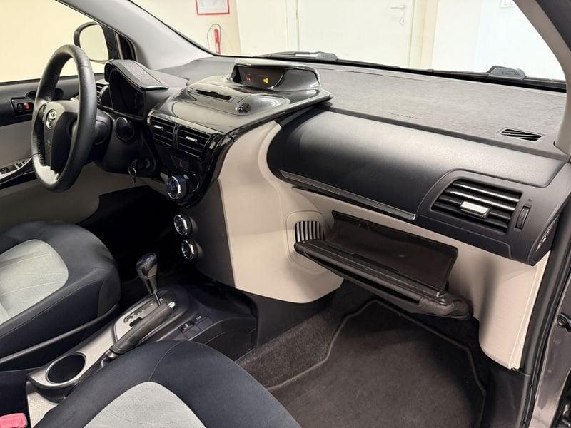 Toyota iQ iQ 1.0 Lounge (high) CVT