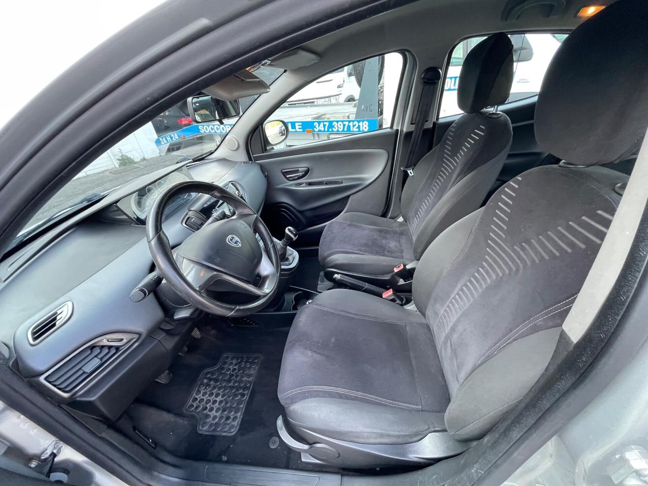 Lancia Ypsilon 1.3 MJT 16V 95 CV 5 porte S&S Silver