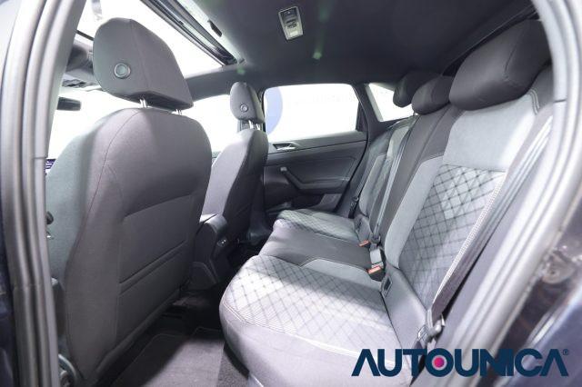 VOLKSWAGEN Taigo 1.0 TSI 110 CV DSG R-LINE FARI LED TETTO APRIBILE