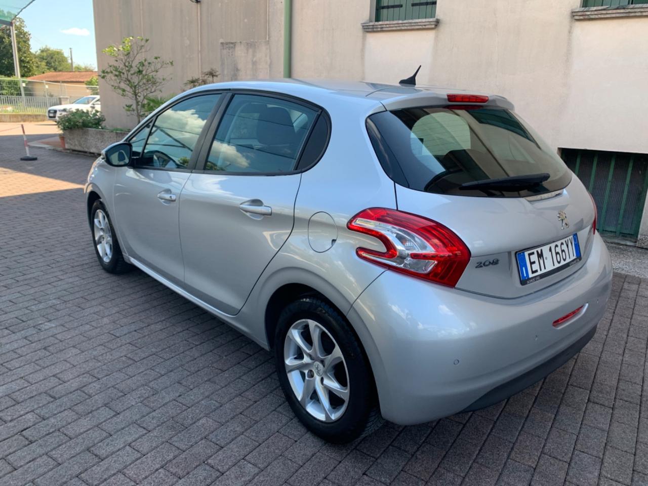 Peugeot 208 1.2 VTi 82 CV 5 porte Allure