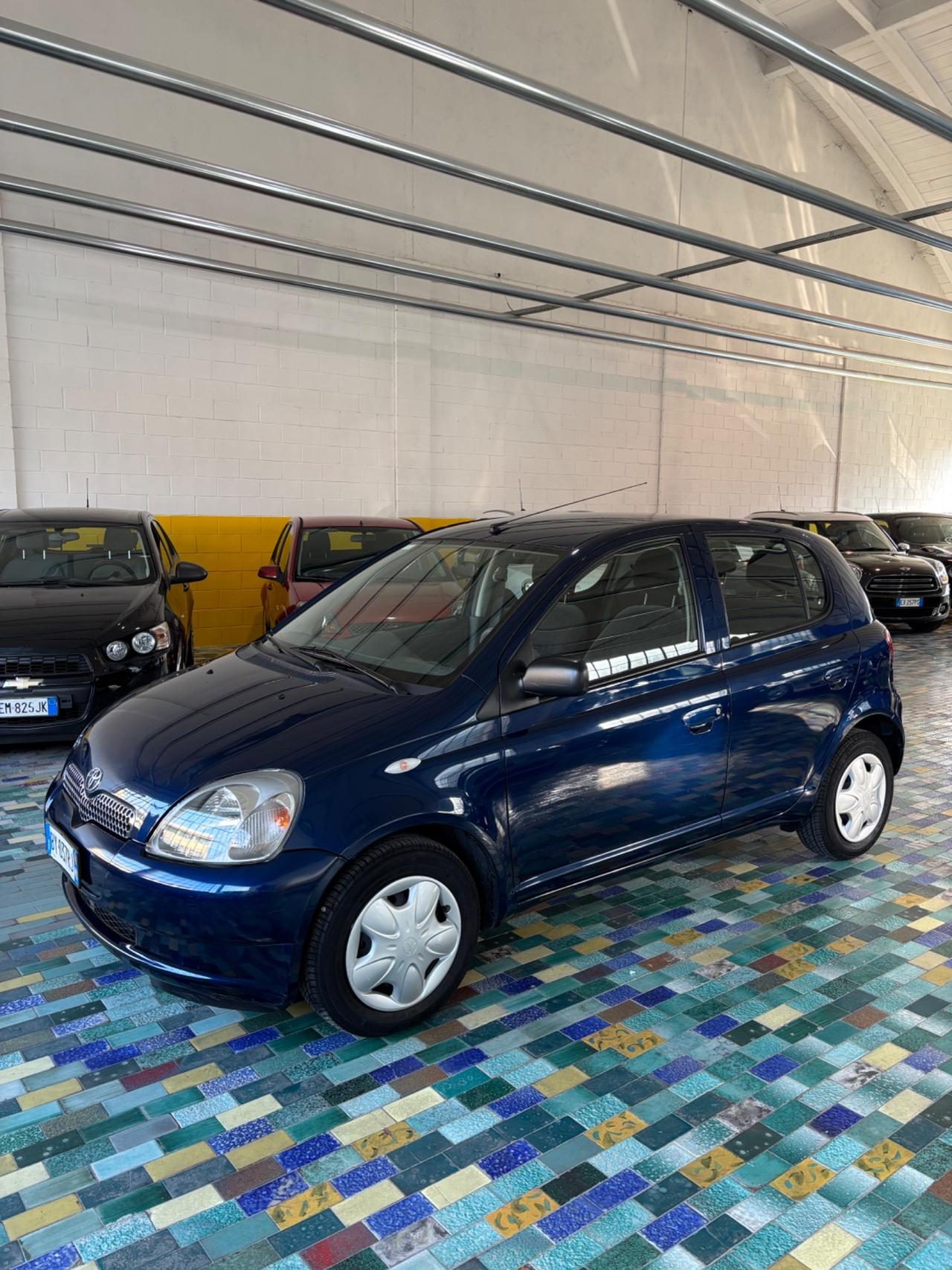 Toyota Yaris 1.0i 16V SOLO 9 MILA KM!!!