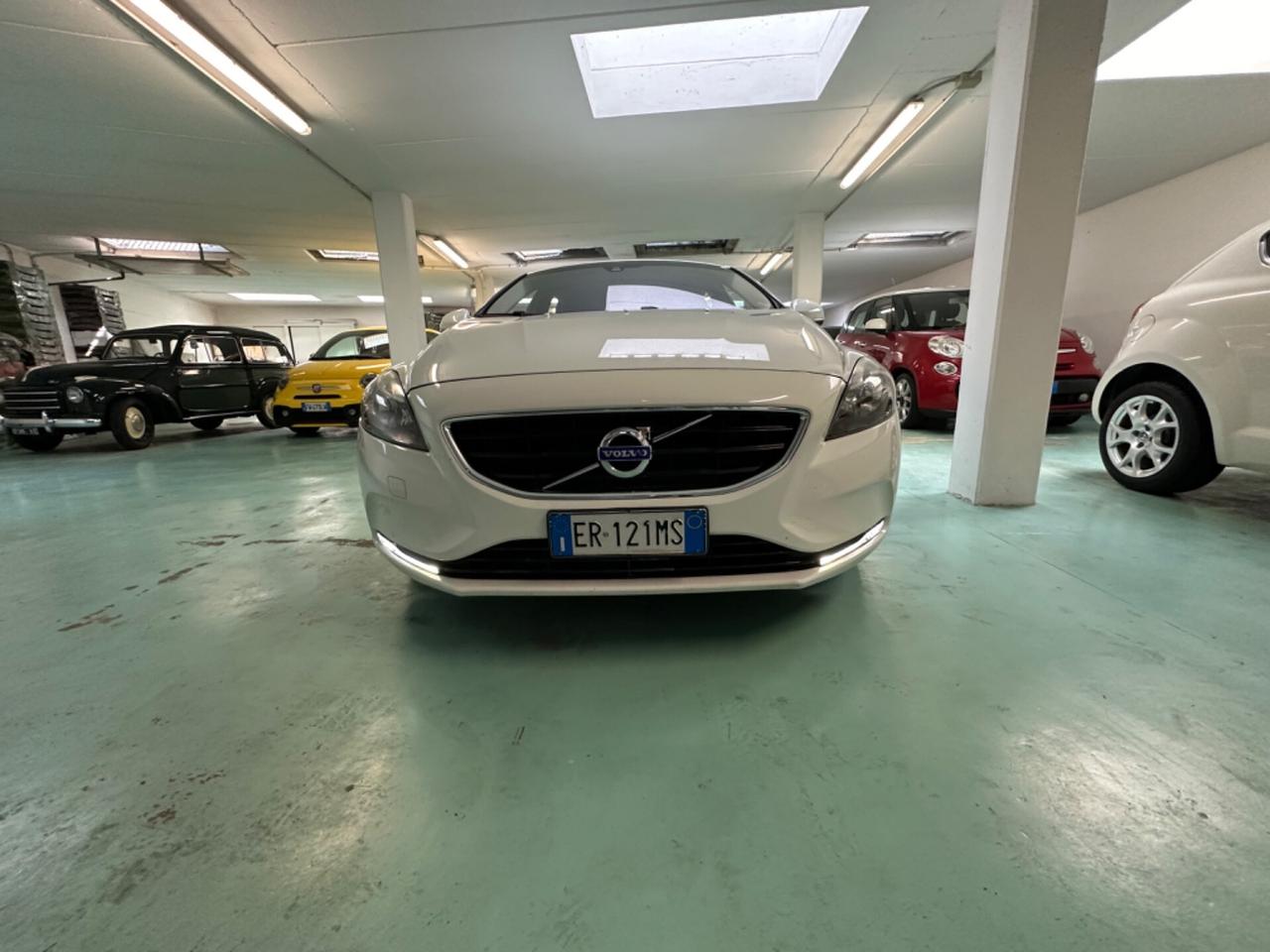 Volvo V40 D2 1.6 diesel (anche per neopatentati)