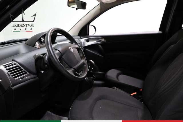 Lancia Ypsilon 1.2 8v Unyca
