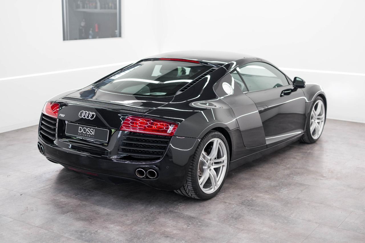 Audi R8 4.2 V8 FSI quattro R tronic IVA ESPOSTA