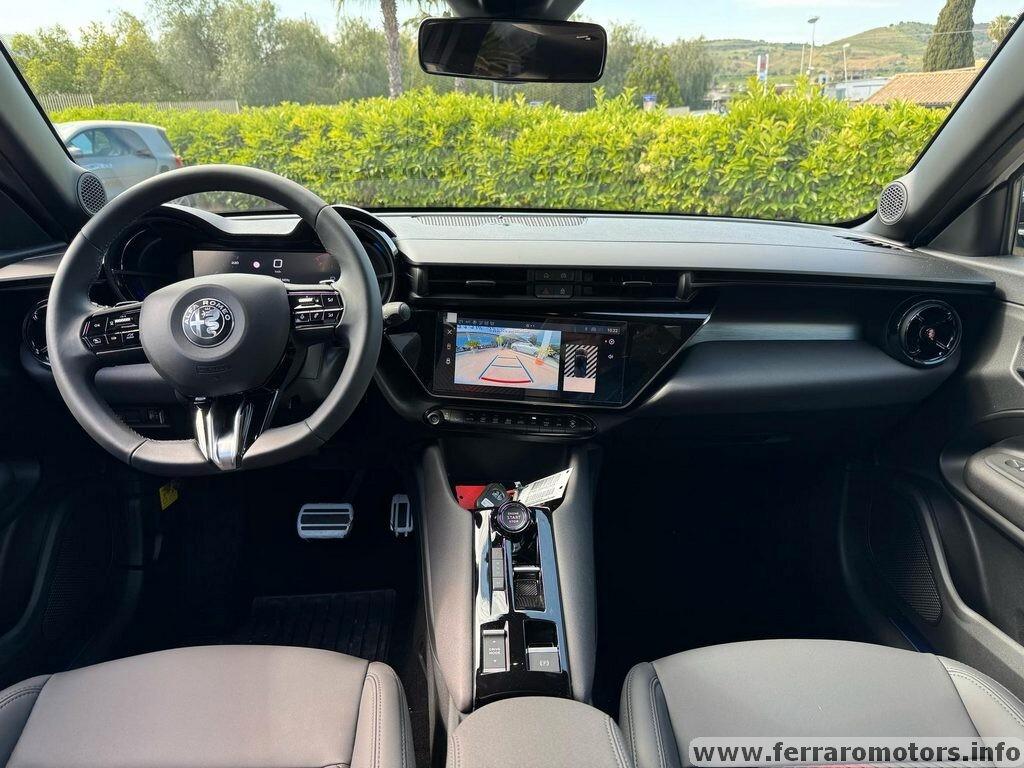 Alfa Romeo Junior 1.2 136 CV Hybrid eDCT6 Speciale a 309 euro al mese