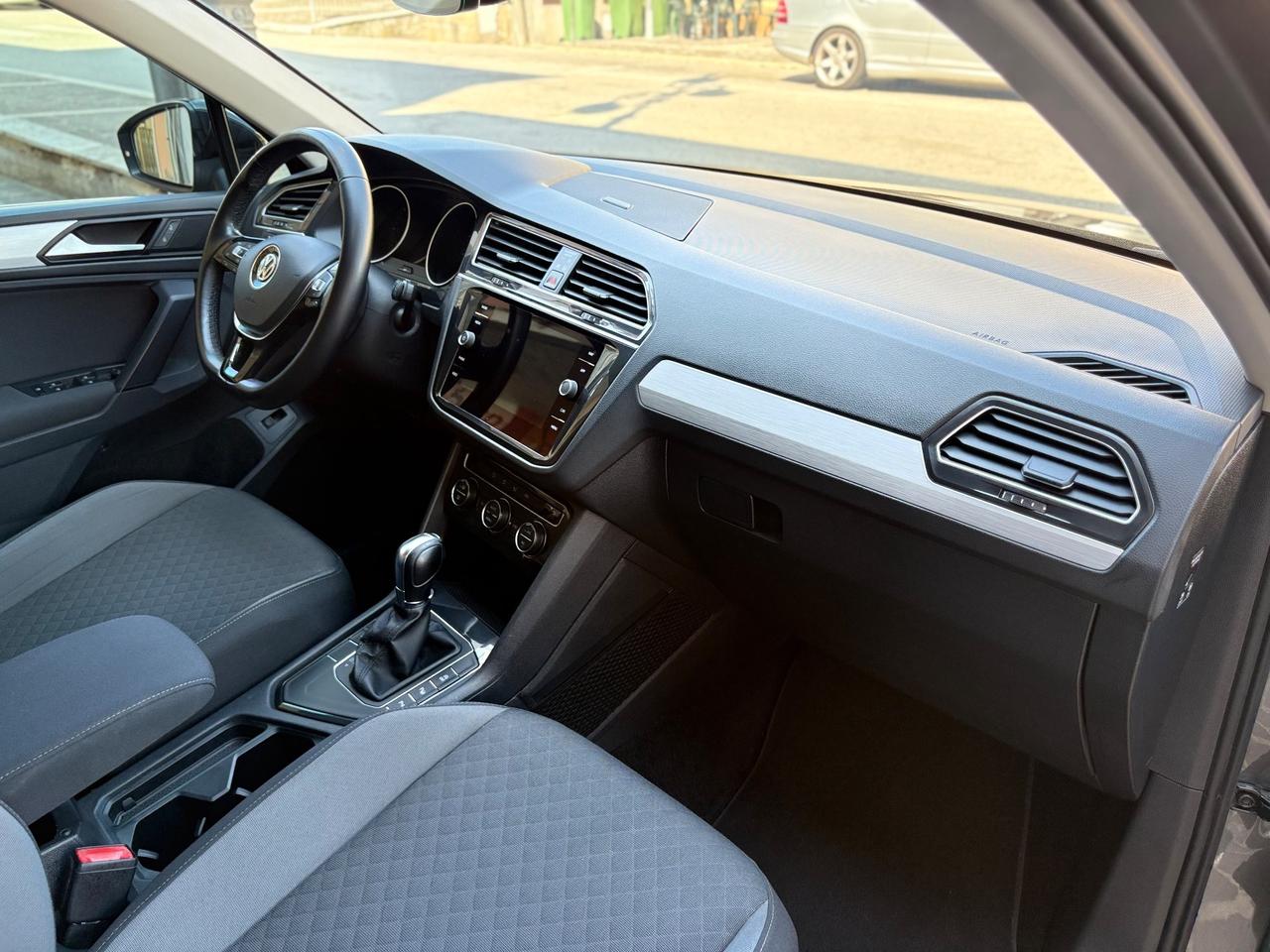 Volkswagen Tiguan 2.0 TDI DSG R-Line FULL/LED/NAV