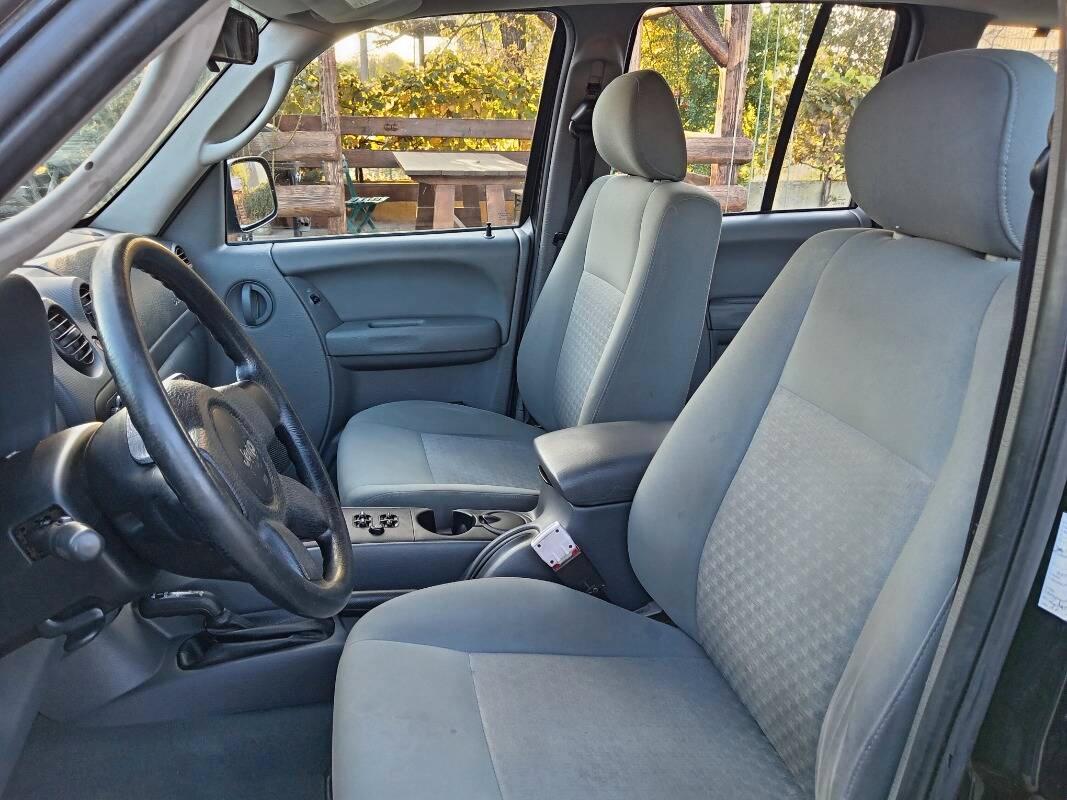 Jeep Cherokee 2.8 crd Sport 65th FL