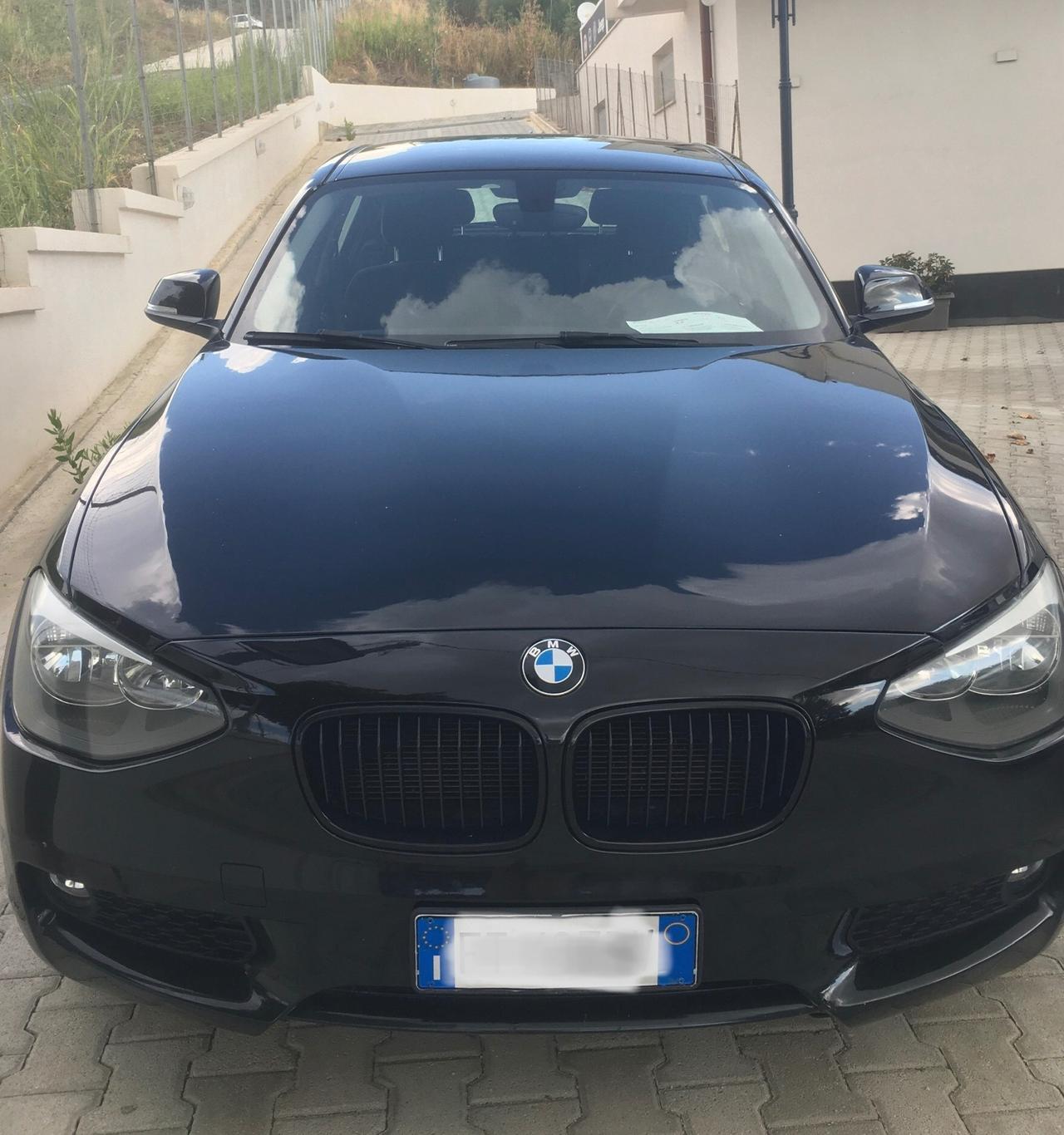 Bmw 116 116d 5p. Unique