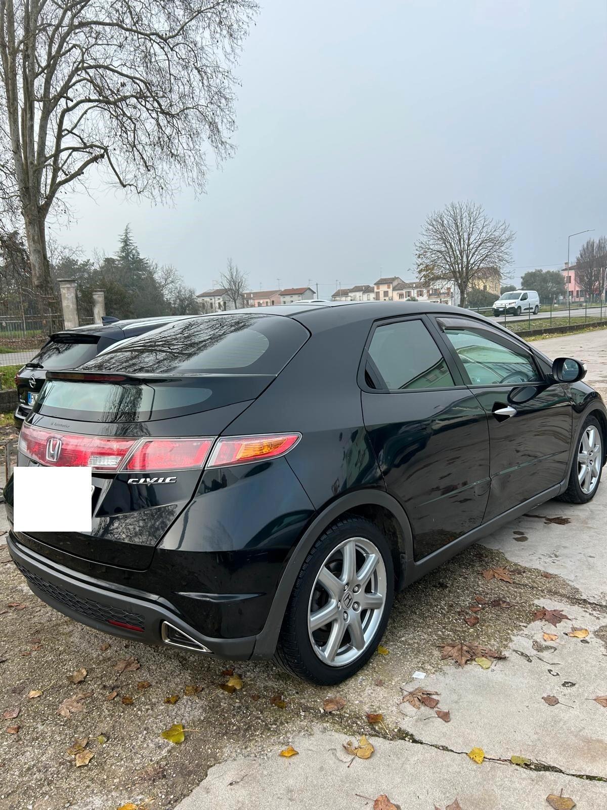 Honda Civic 1.8 i-VTEC 5p. Executive i-P