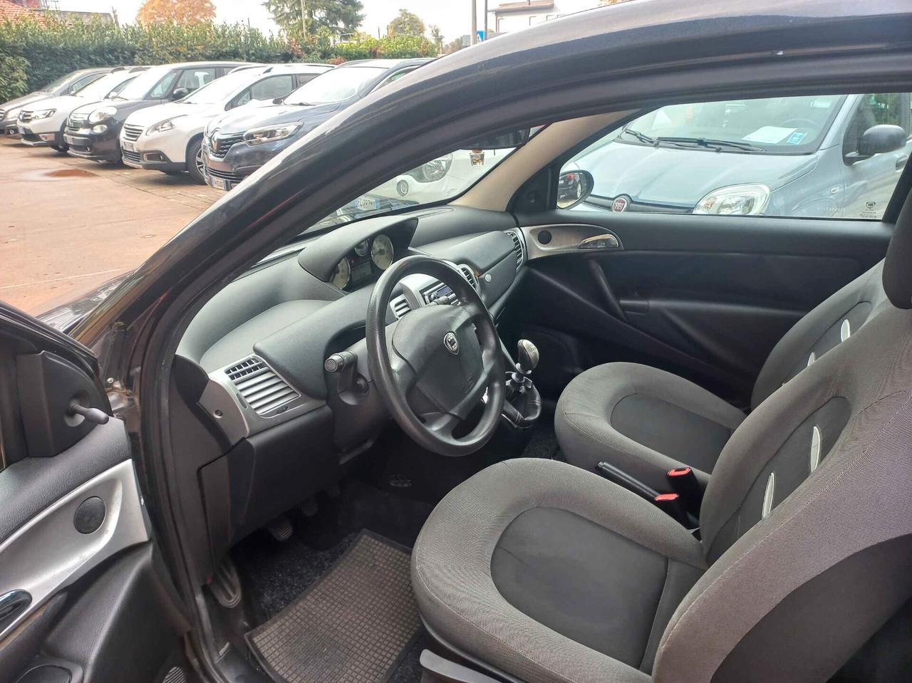 Lancia Ypsilon 1.2 Oro