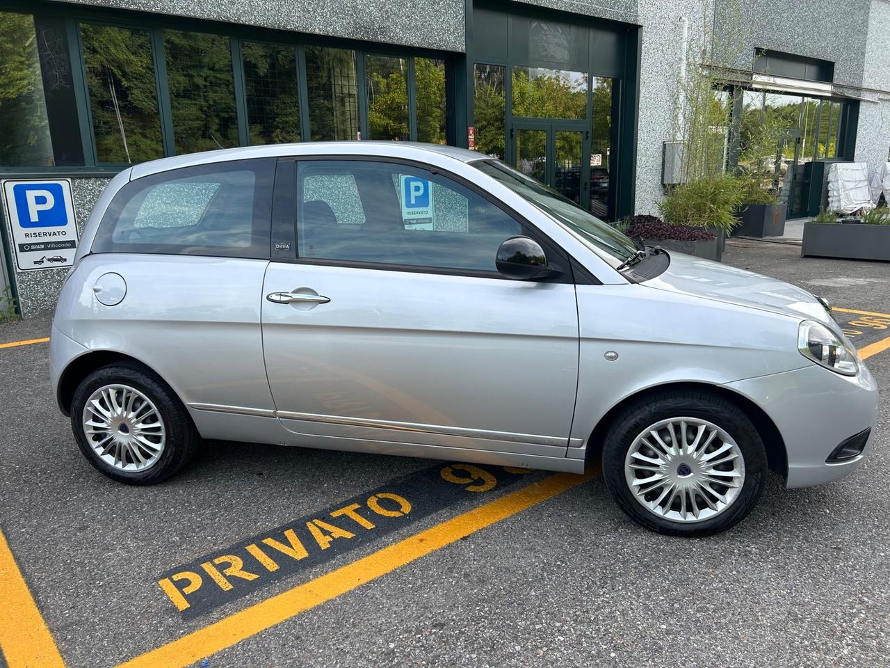 Lancia Ypsilon 1.2 69 CV Platinum * Neo patentati *