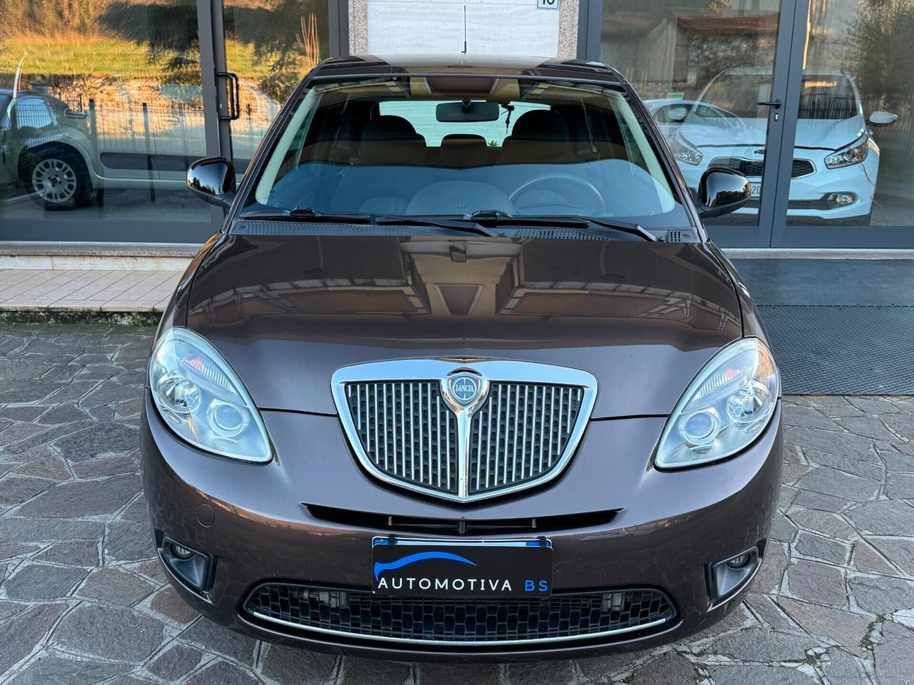 Lancia Ypsilon 1.2 69 CV Unyca
